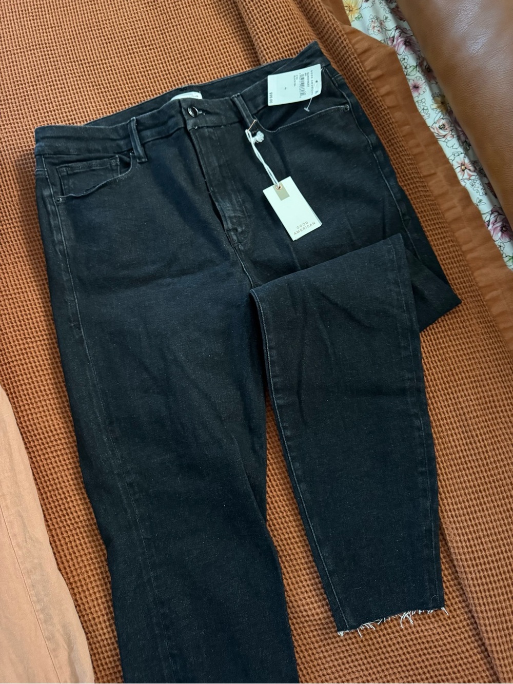 Good American Good Legs Raw Hem Jeans – Size 16 – NWT